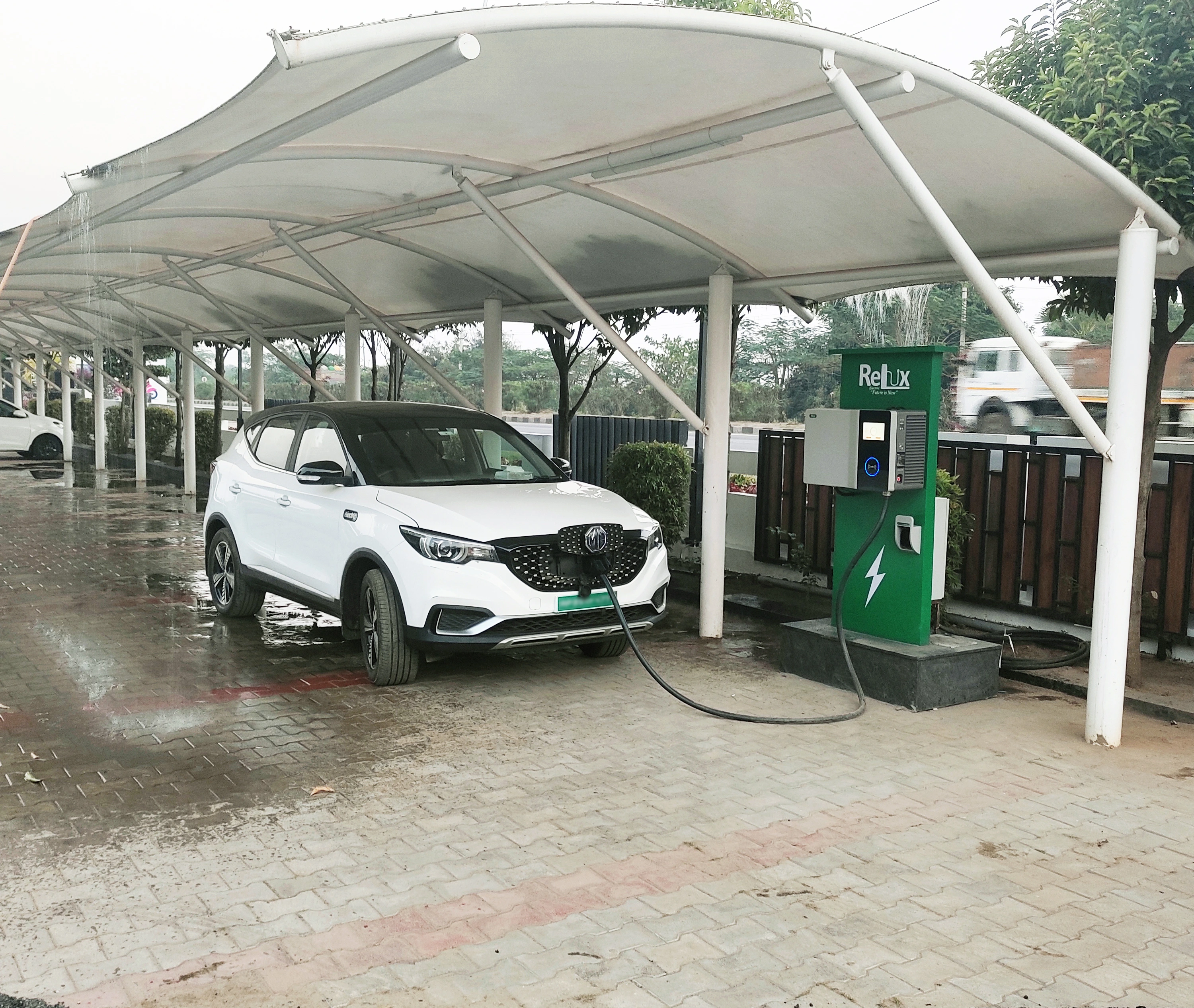Relux Highway Hub